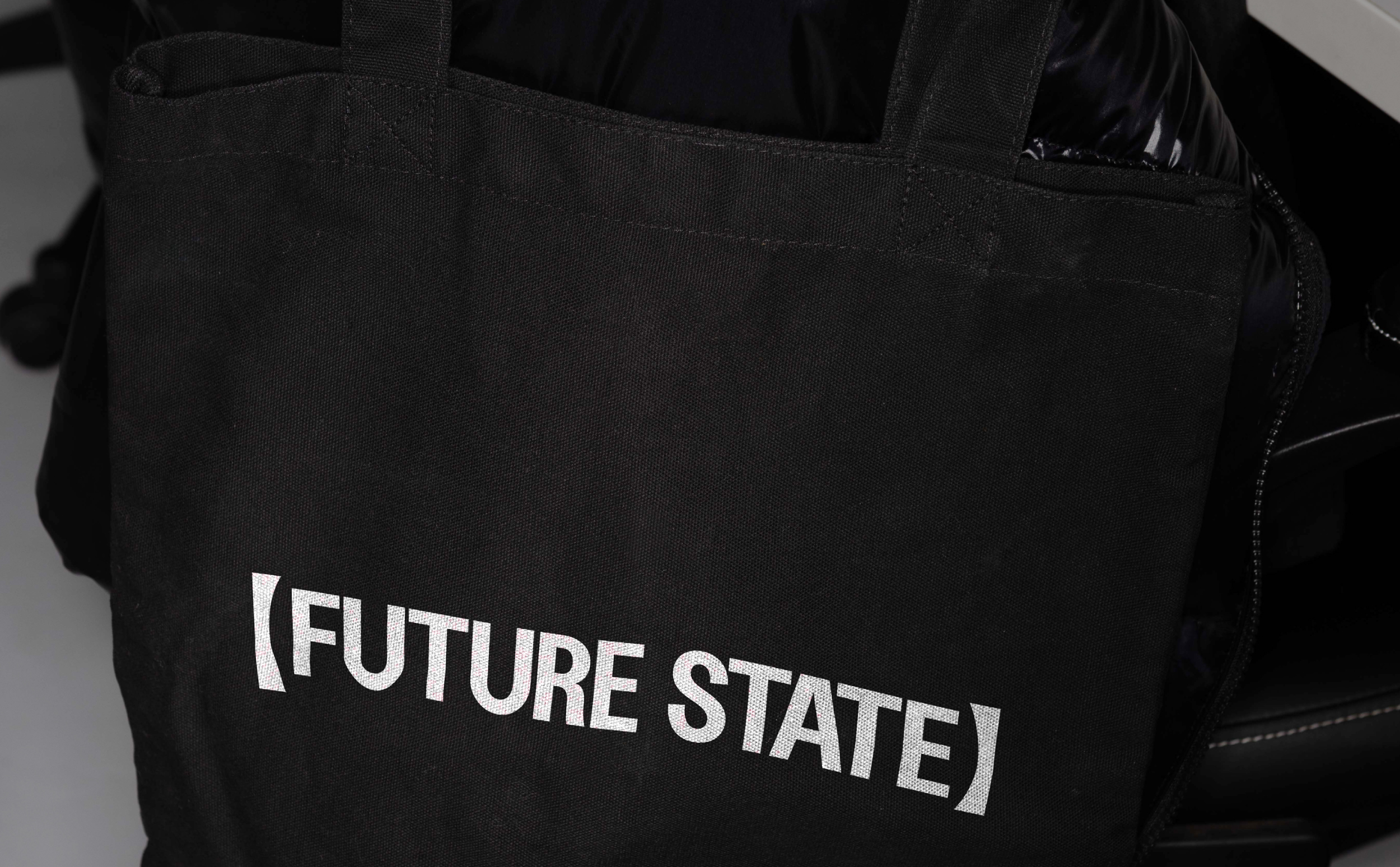 StupidObjects_MockUp_BlackToteBag04_002A0434_FutureState4_update